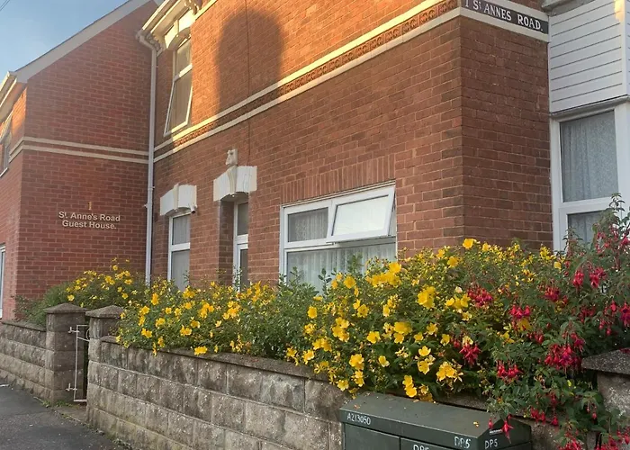 St Anne'S Road Guest House