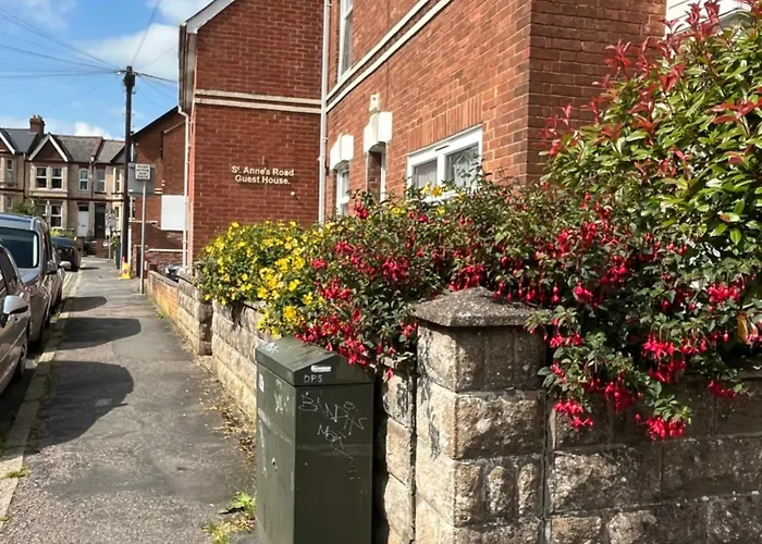 St Anne'S Road Guest House